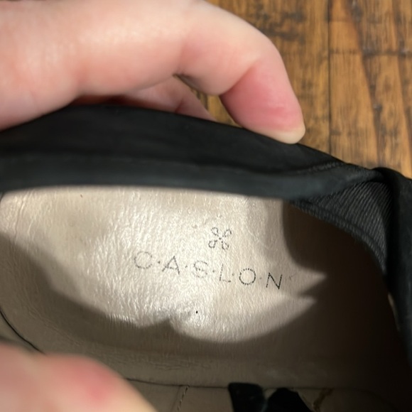 Caslon Booties boots black leather suede
Zip closure size 7 - Picture 4 of 12